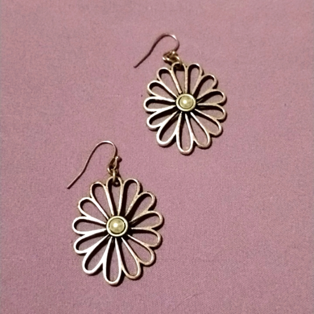 LlA SOPHIA - Dangle Earrings, Silver & Pearl